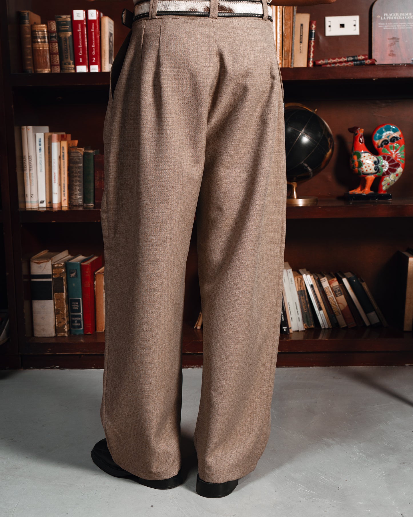ALMOND CLASSIC PANT