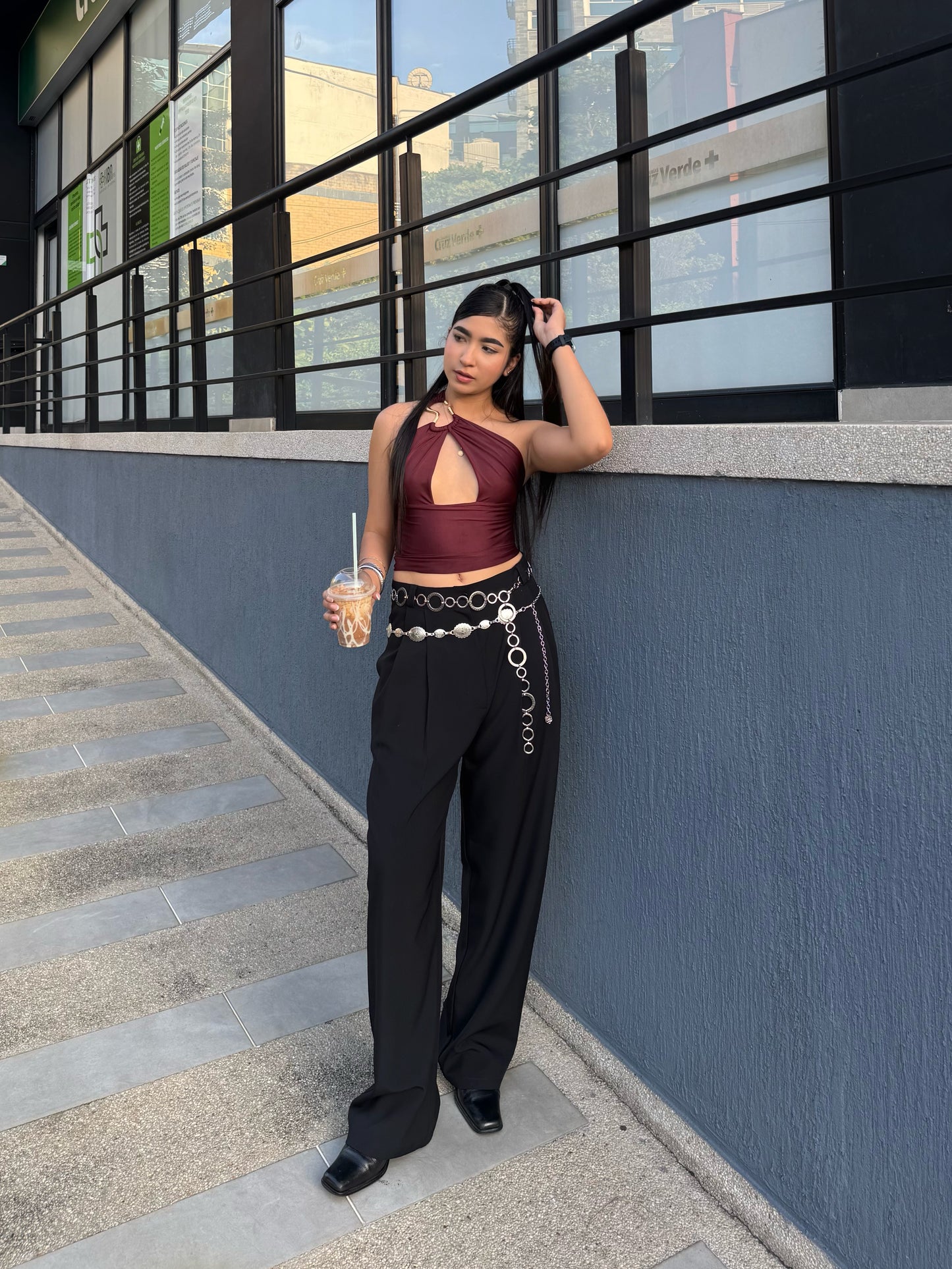 HALTERNECK TOP