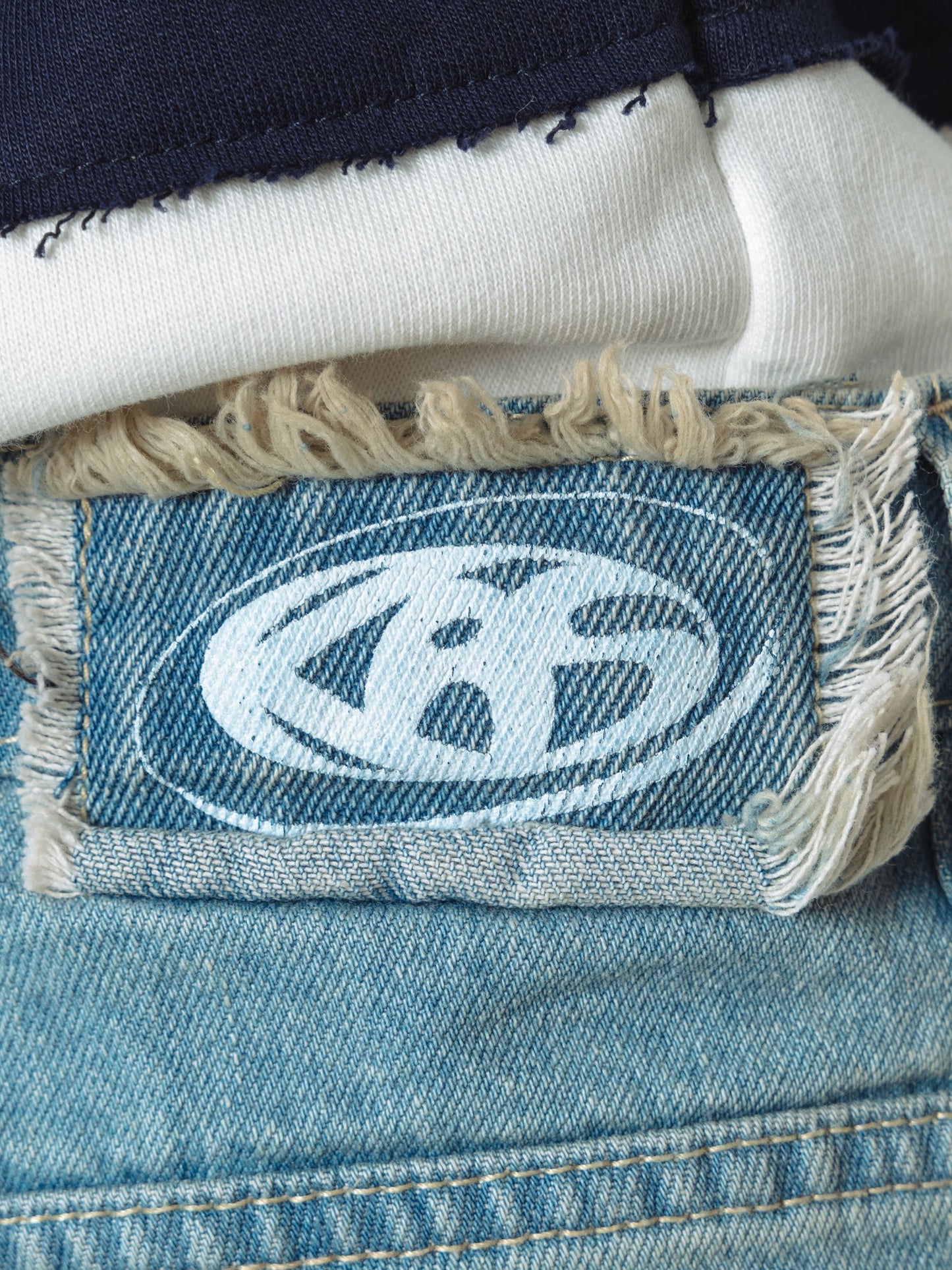 LIGTH BARREL JEANS