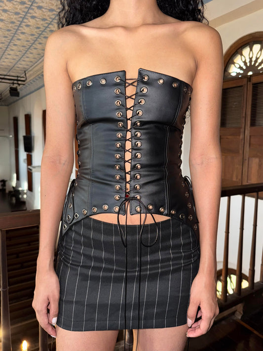 BLACK FITTED TOP